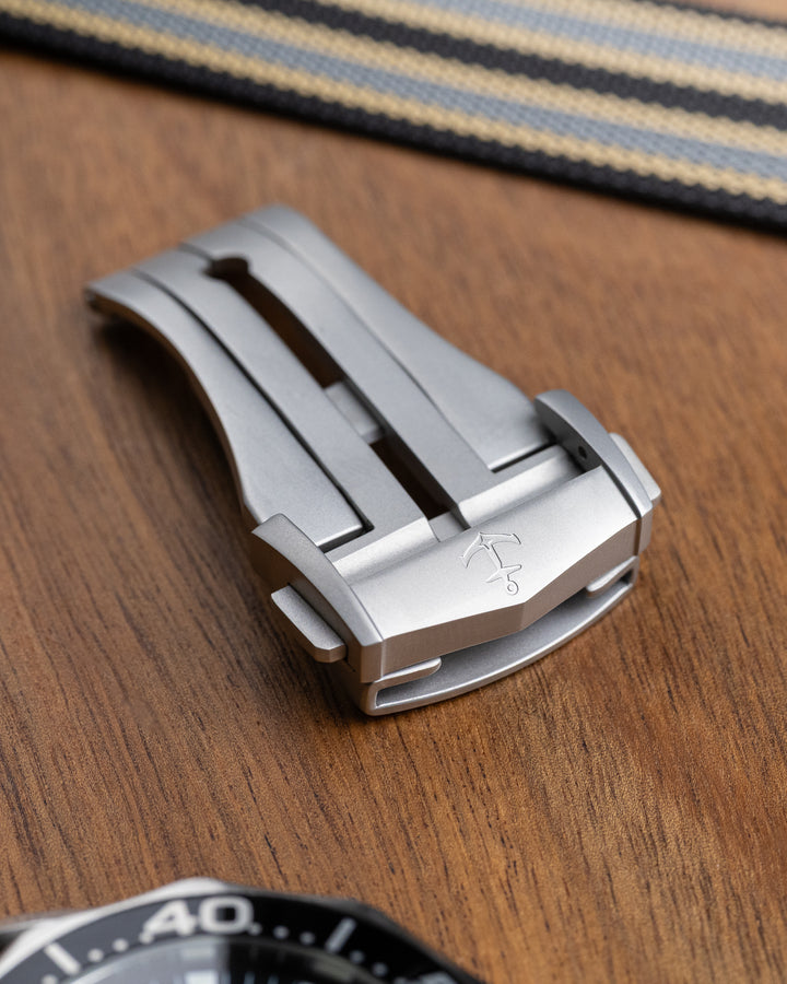 MonoPass™ Precision Deployant Clasp