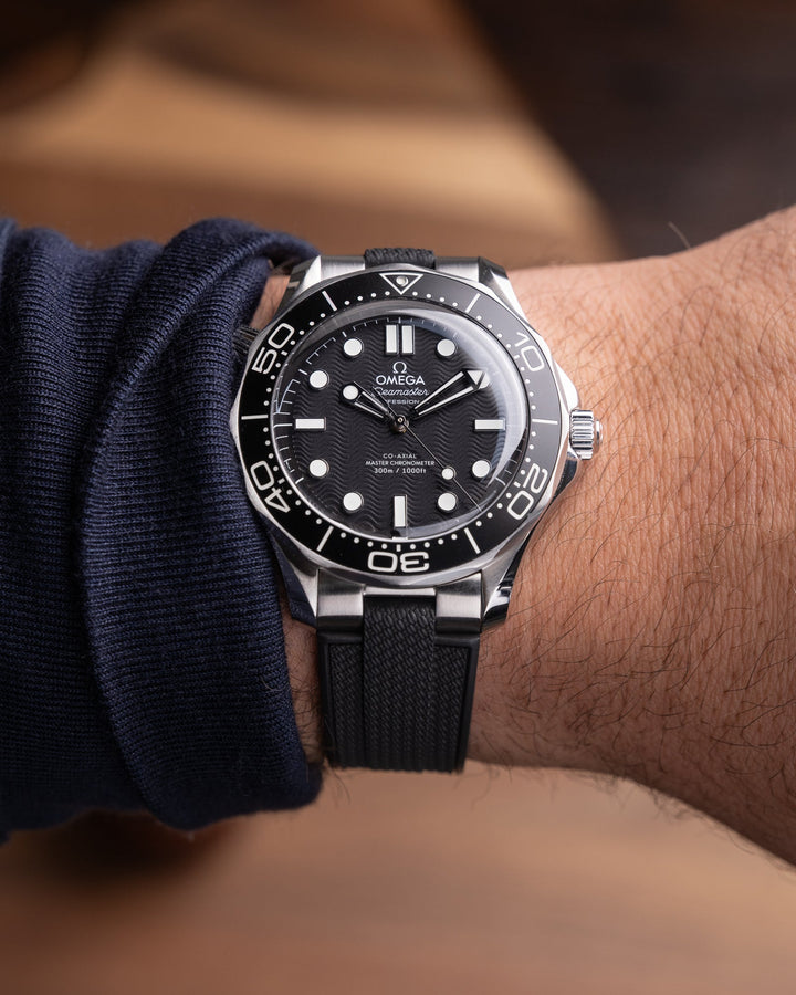 AnchorFlex™ End-Link for Omega Seamaster 42mm - Bathyscaphe Black - Anchor Strap Co.
